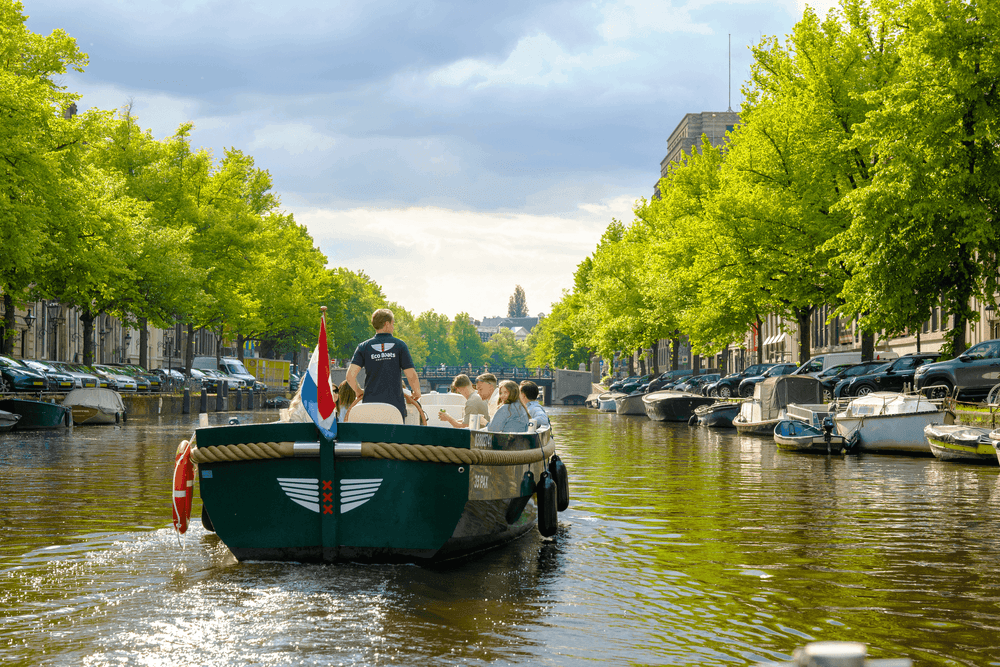 Canal Motor Boats Amsterdam67 kopie.png